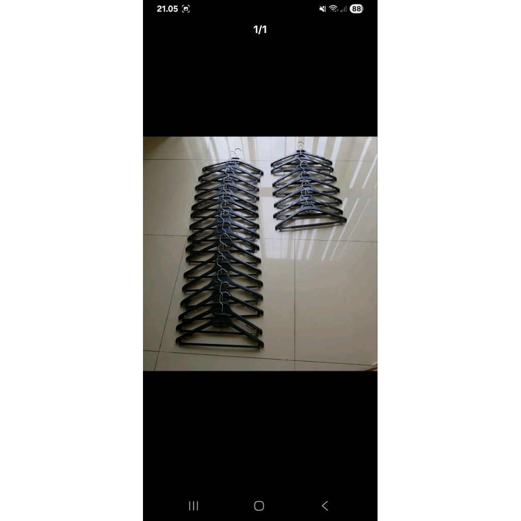 hangerpolos