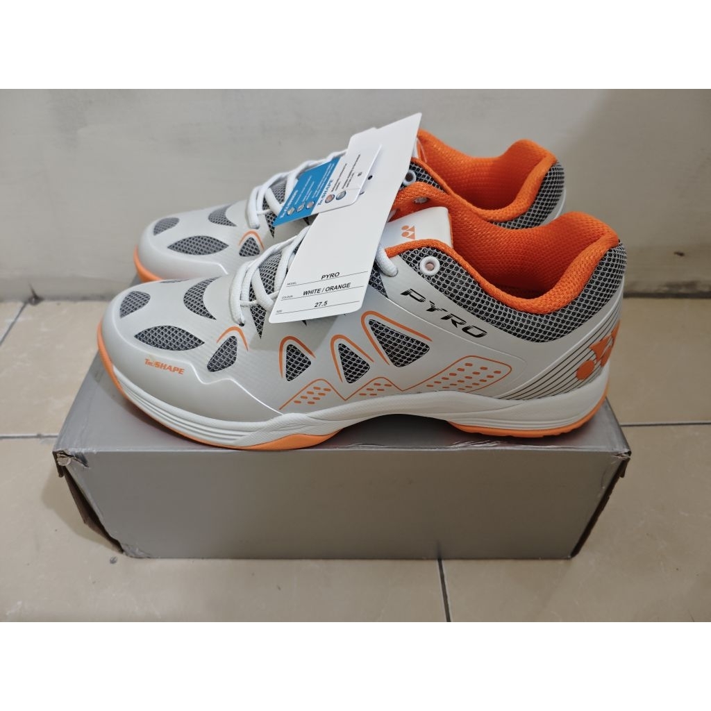 (NEW) Yonex Pyro White