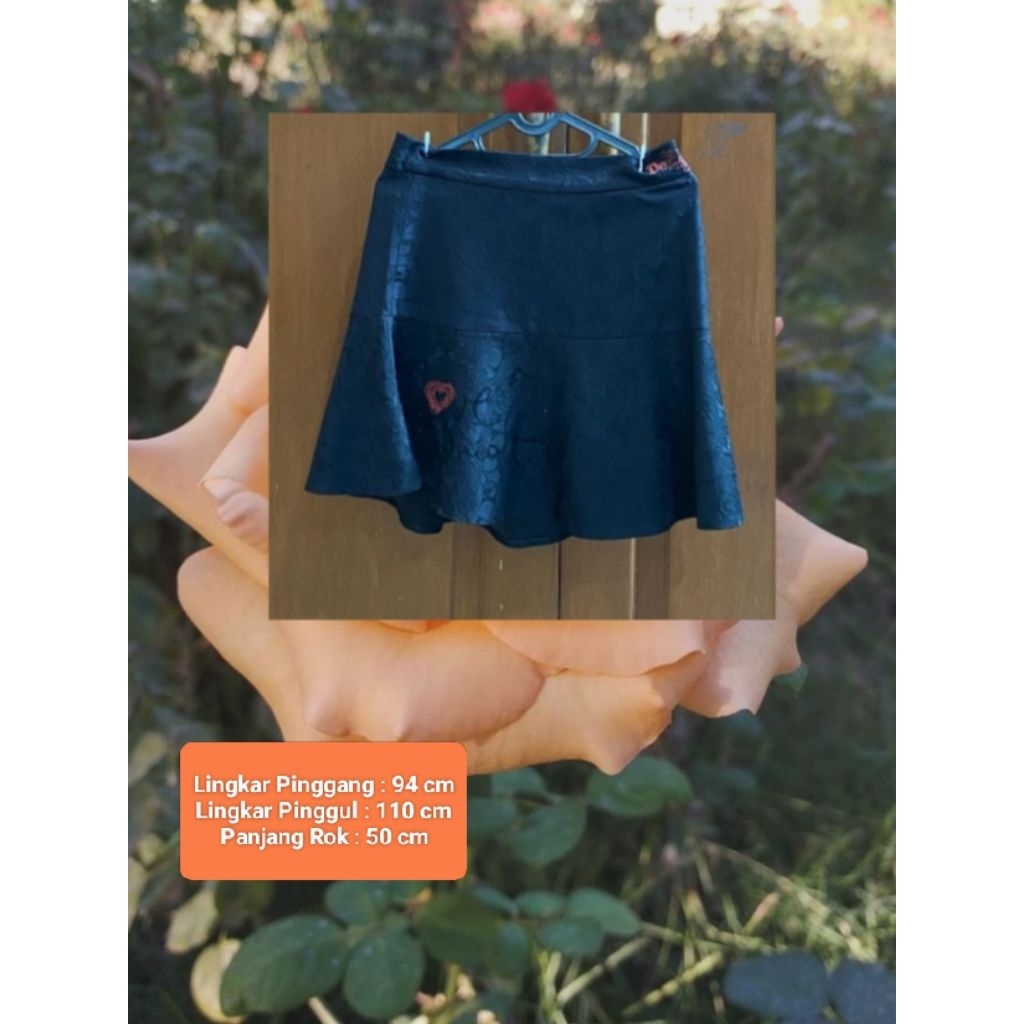 ROK MINI HITAM [PRELOVED PRIBADI]