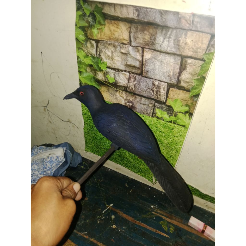 replika,pikat,patung burung tuwu