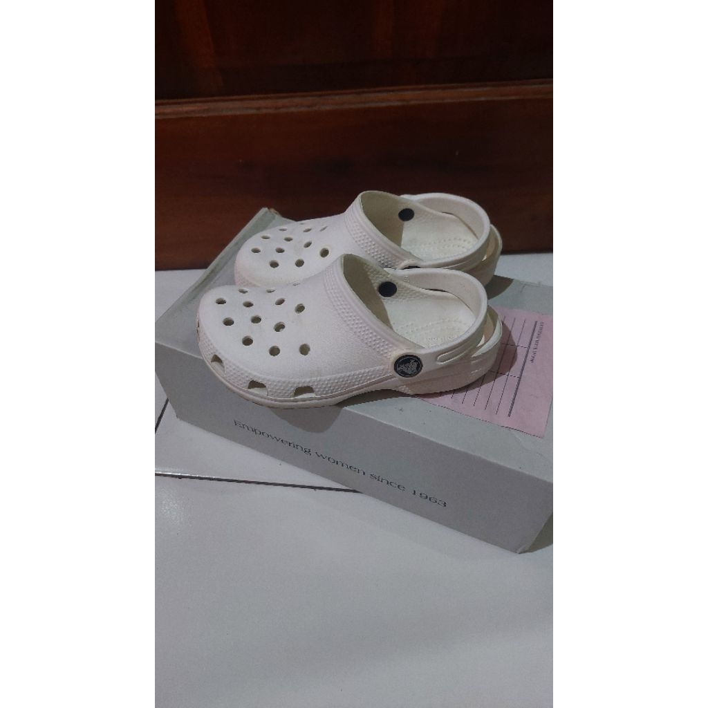 preloved sandal crocs anak c11