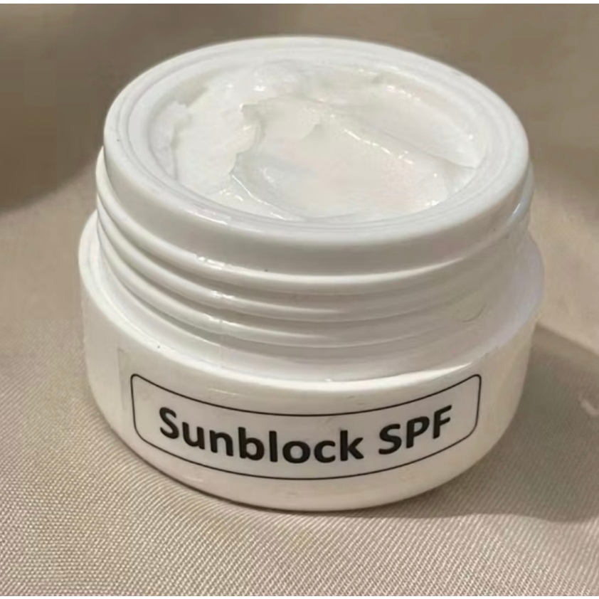 SUNBLOCK SPF50 MELINDUNGI SINAR UV
