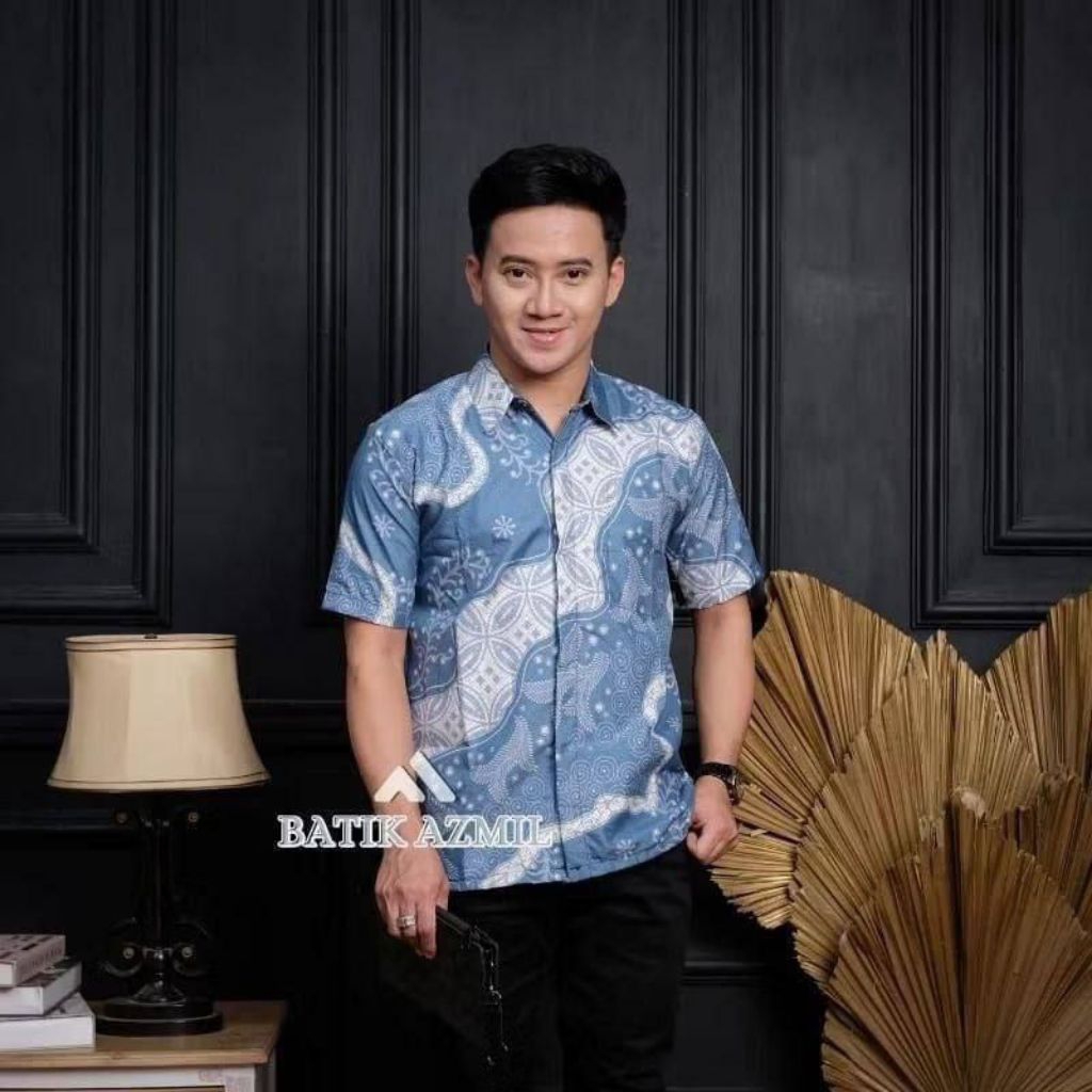 kemeja dan hem dasi biru