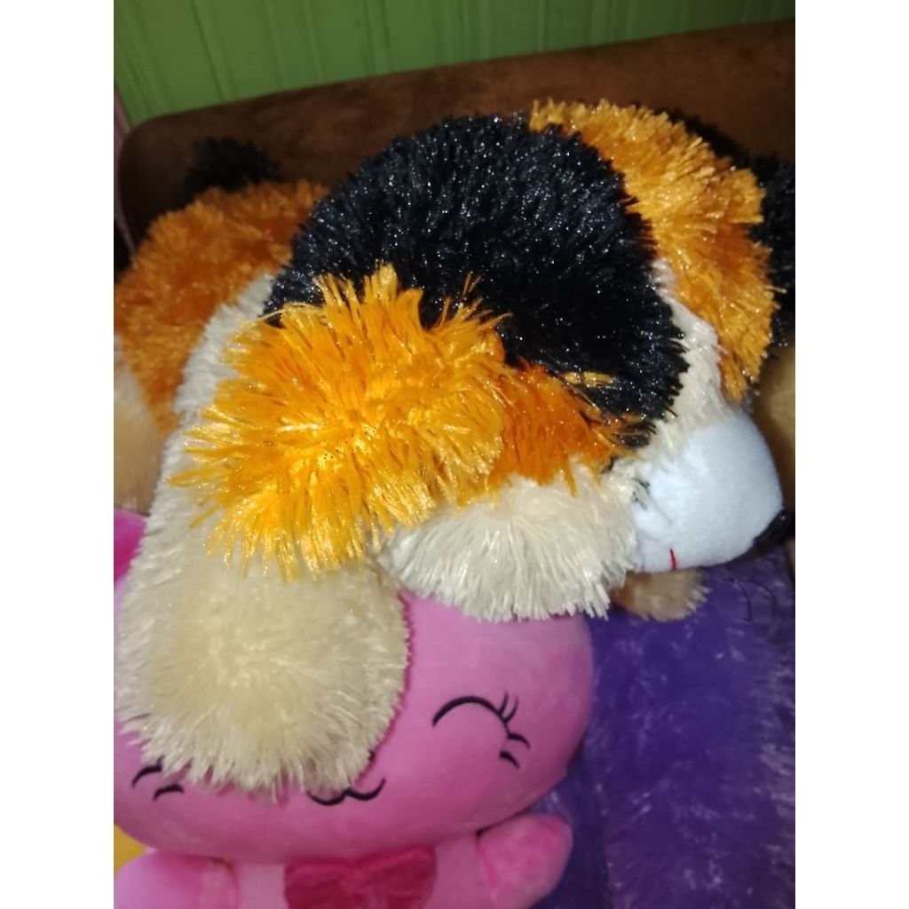 boneka kucing