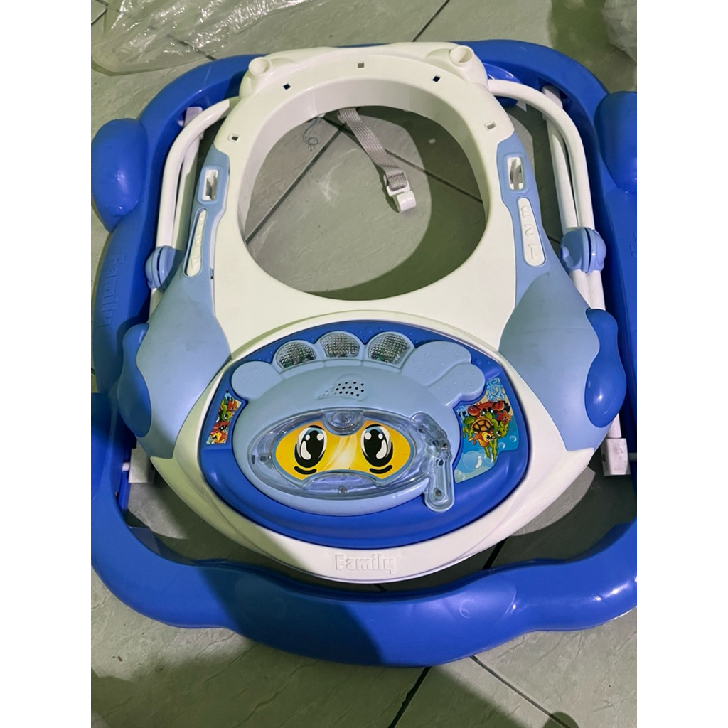 Preloved baby walker (NEW)