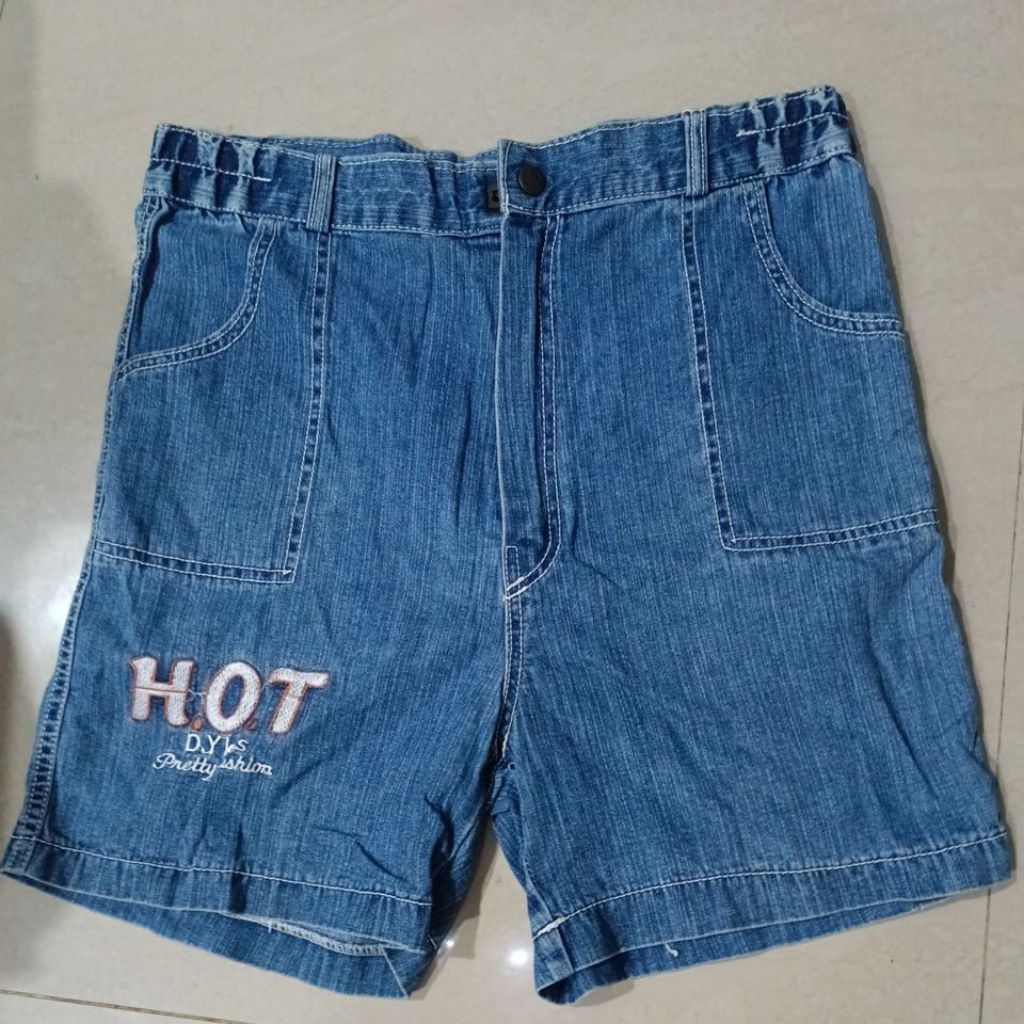 celana pendek denim