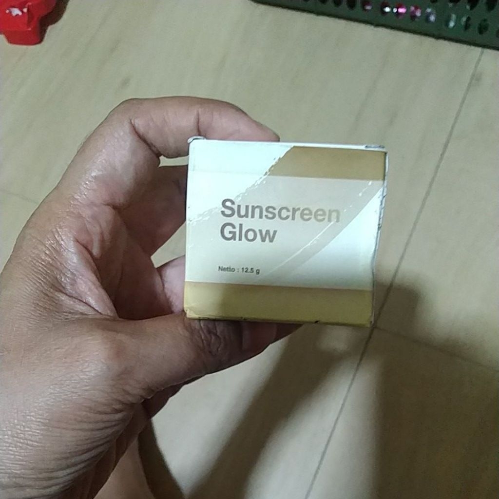 Glossy face sunscreen Glow 12,5g