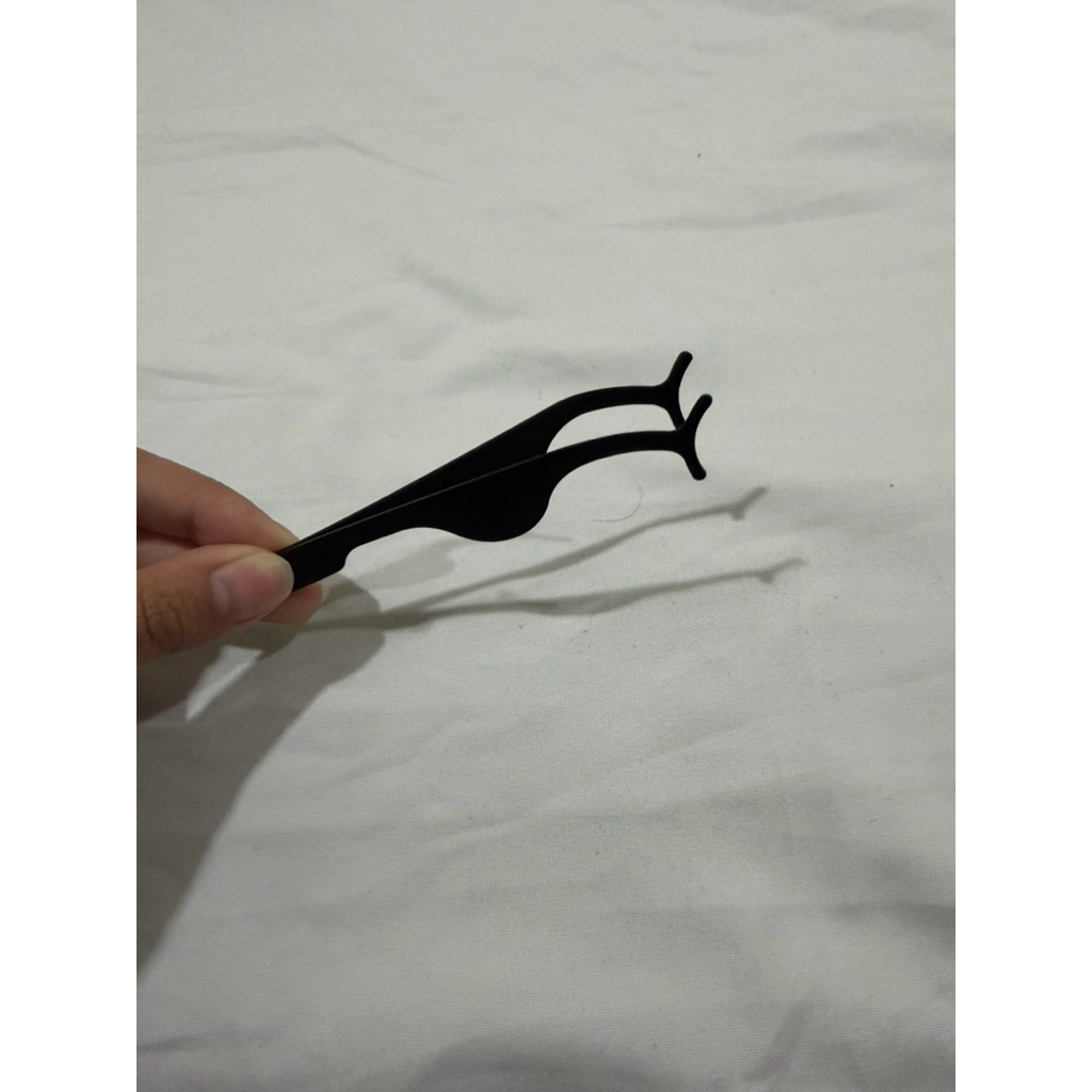 Eyelash Tweezers