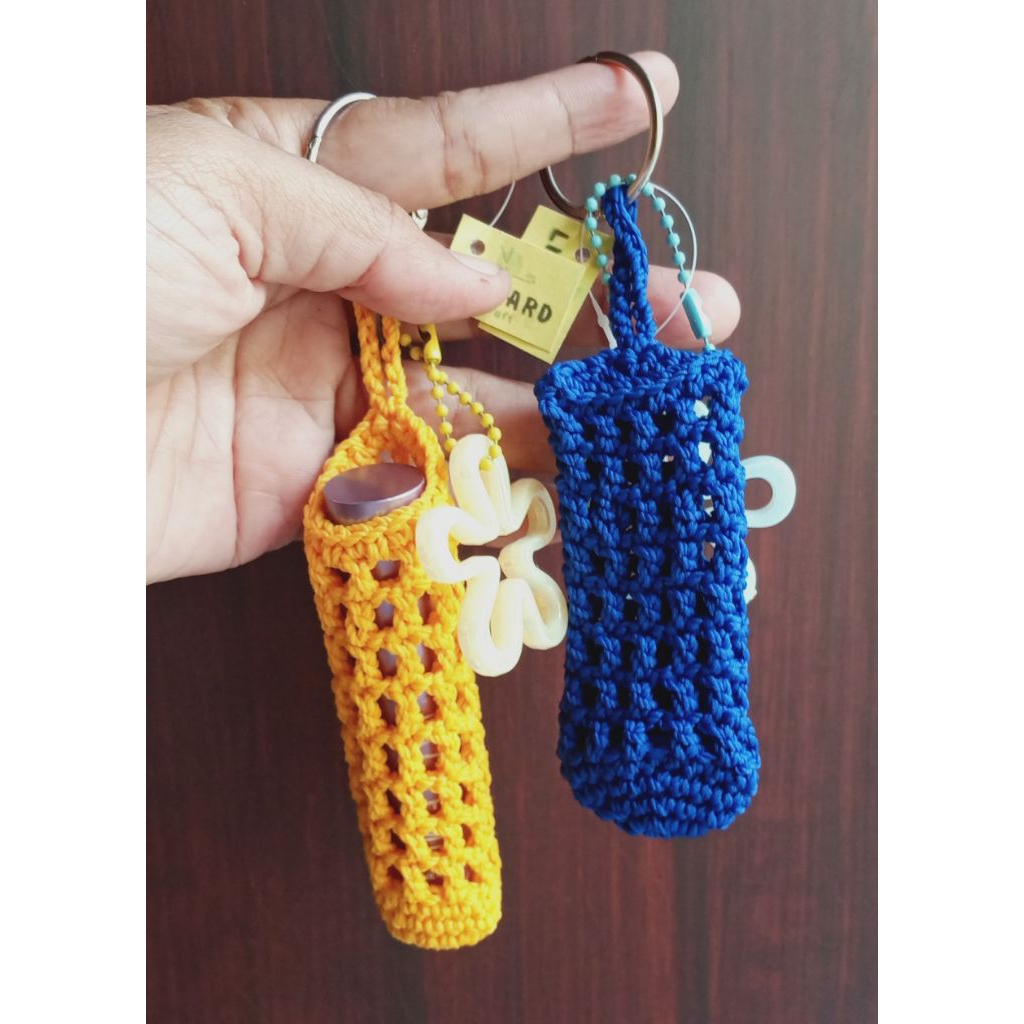 lip holder rajut