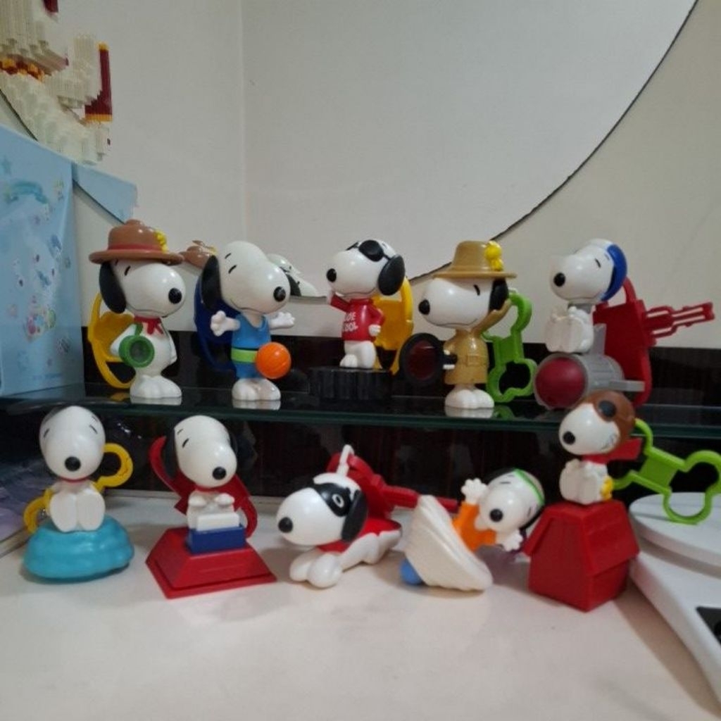 Snoopy mainan figure McDonald's
