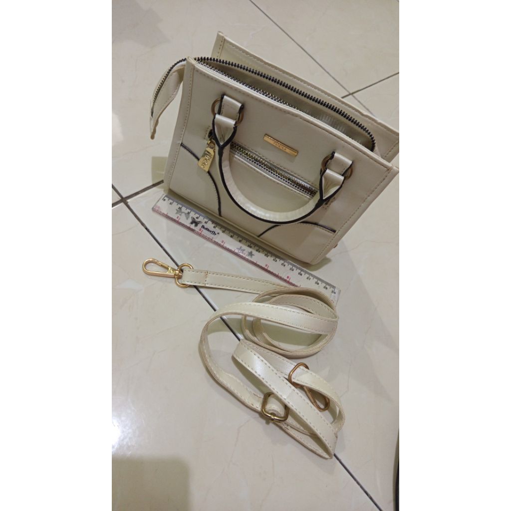 tas selempang putih