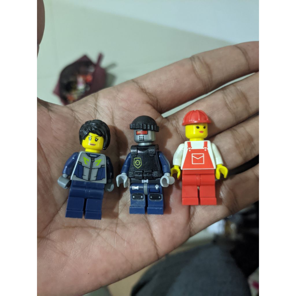 Minifigure pesanan om Ari