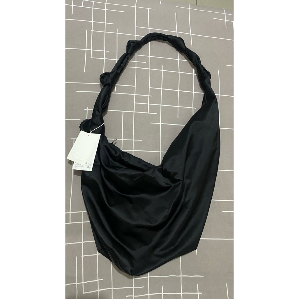 COS nylon oversized bag (PRELOVED)