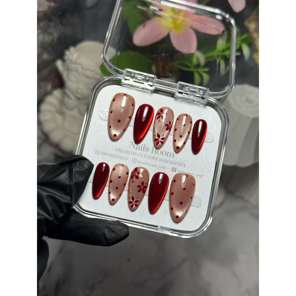 press on nails / cateye mix Bunga maron