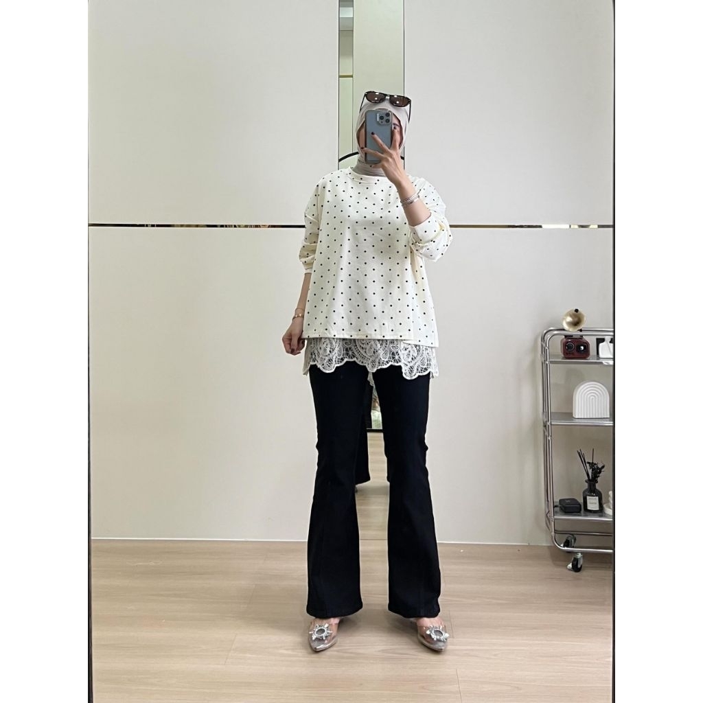 Kavia Blouse