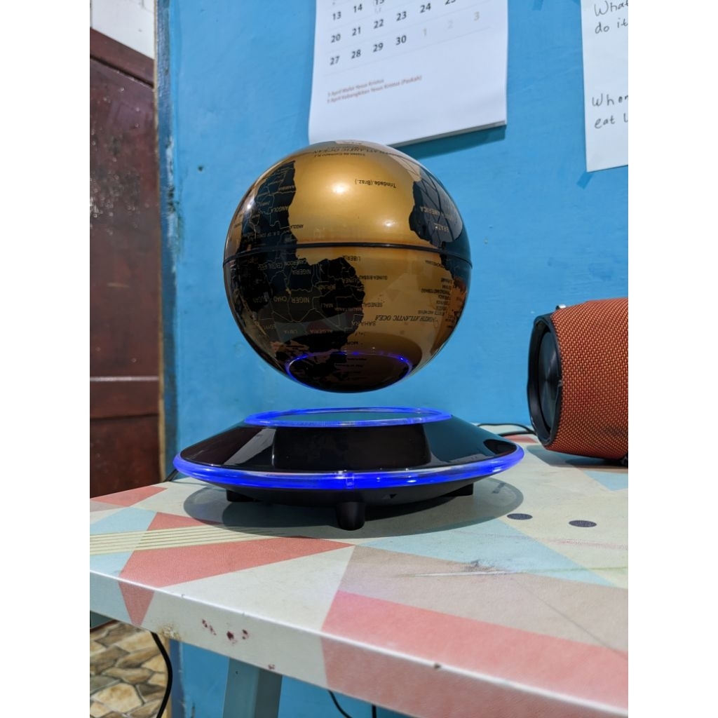 Magnetic Levitation Globe