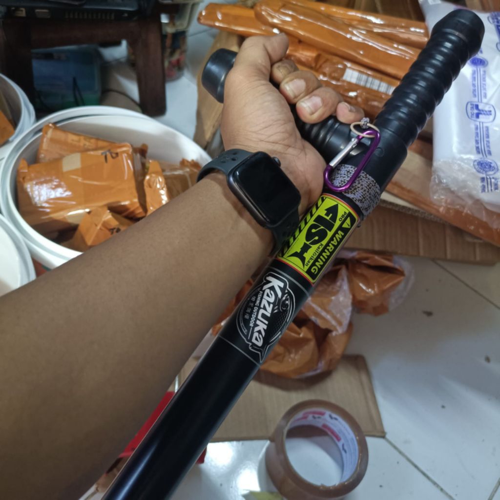 Tongkat satpam