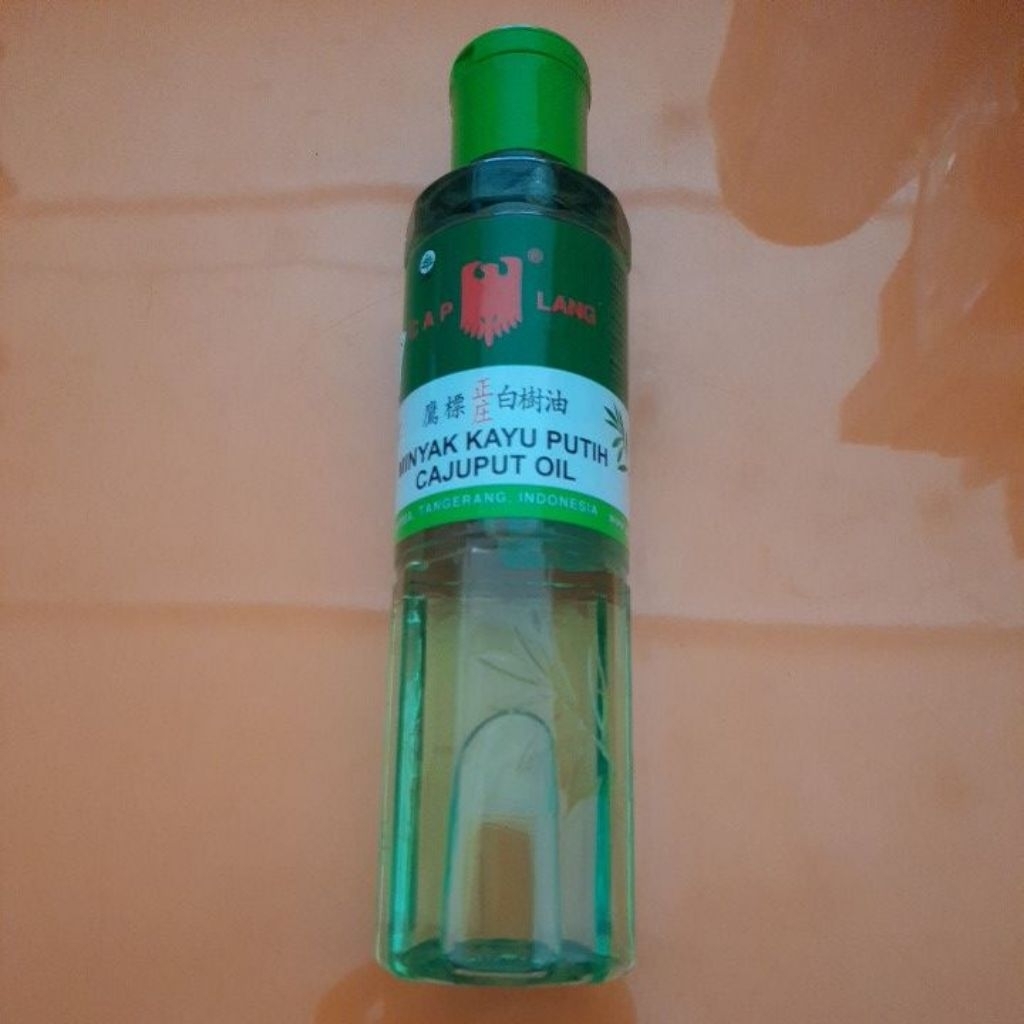 Minyak Kayu Putih Cap Lang 210 ml