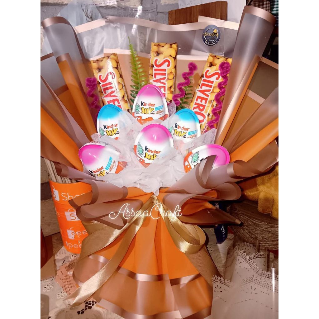 buket kinderjoy+Silverqueen