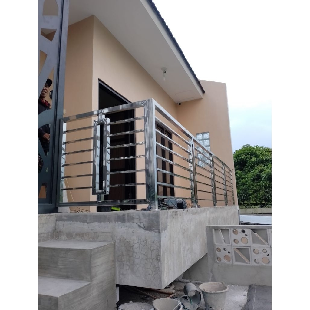 Balkon stainless  minimalis