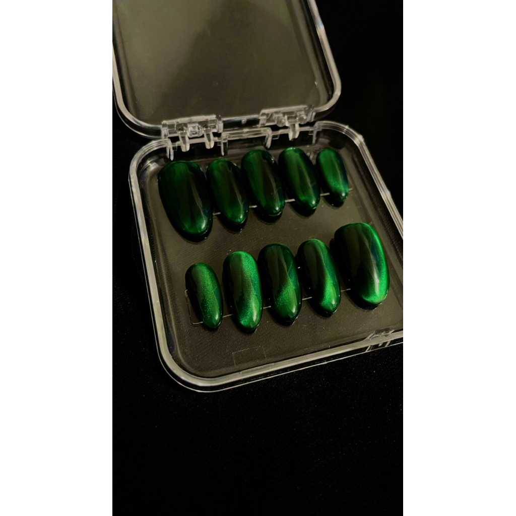 emerald nailart