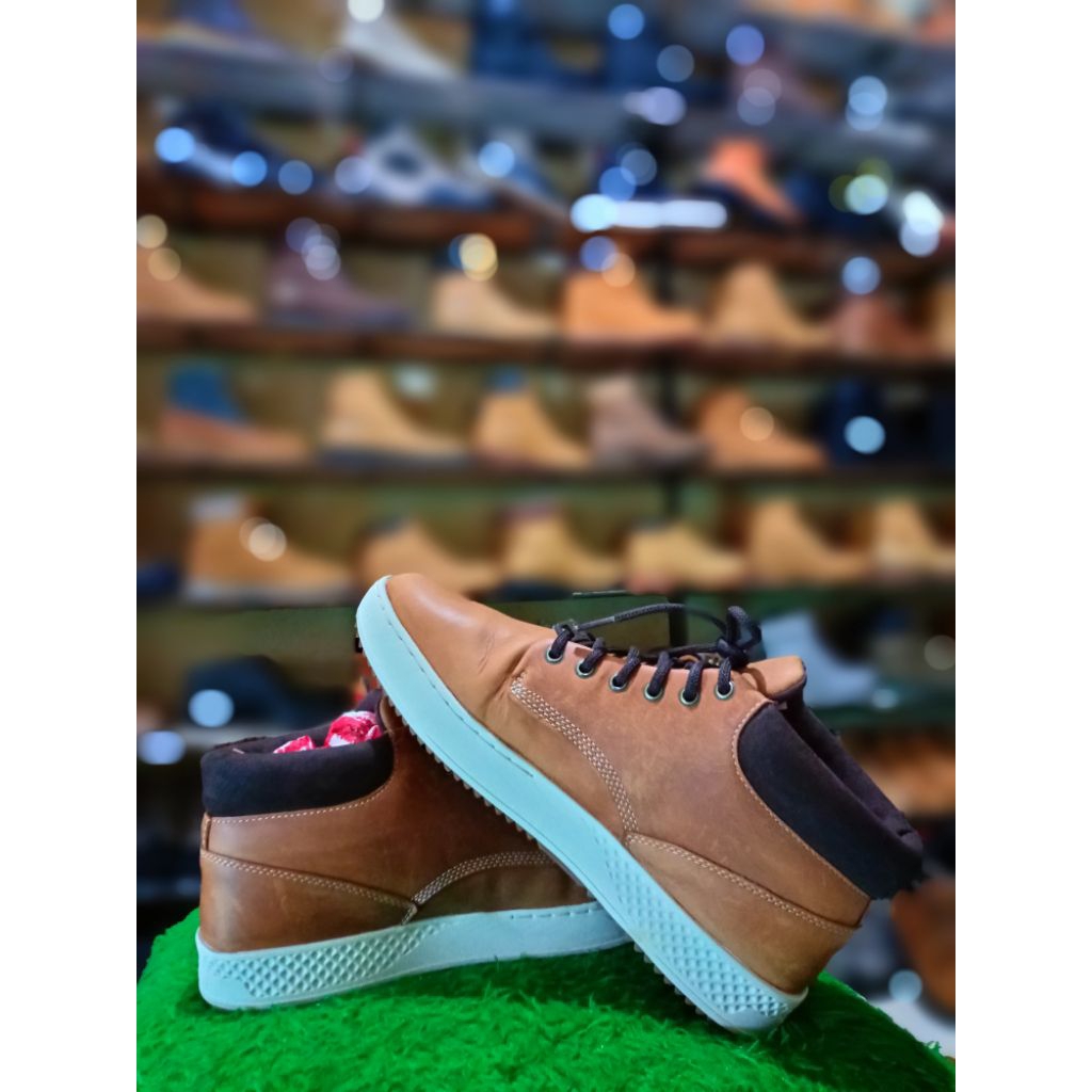 sepatu boot pria