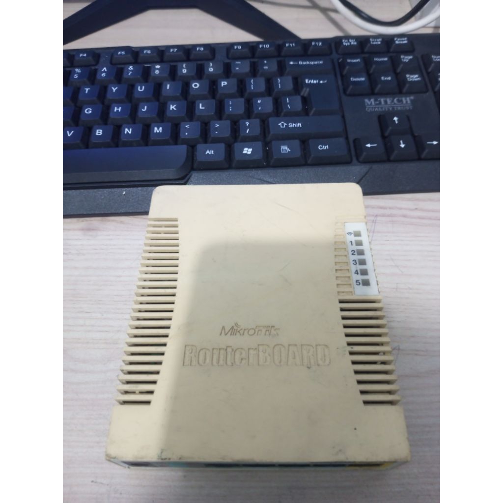 Mikrotik Rb951Ui -2HnD + Adaptor