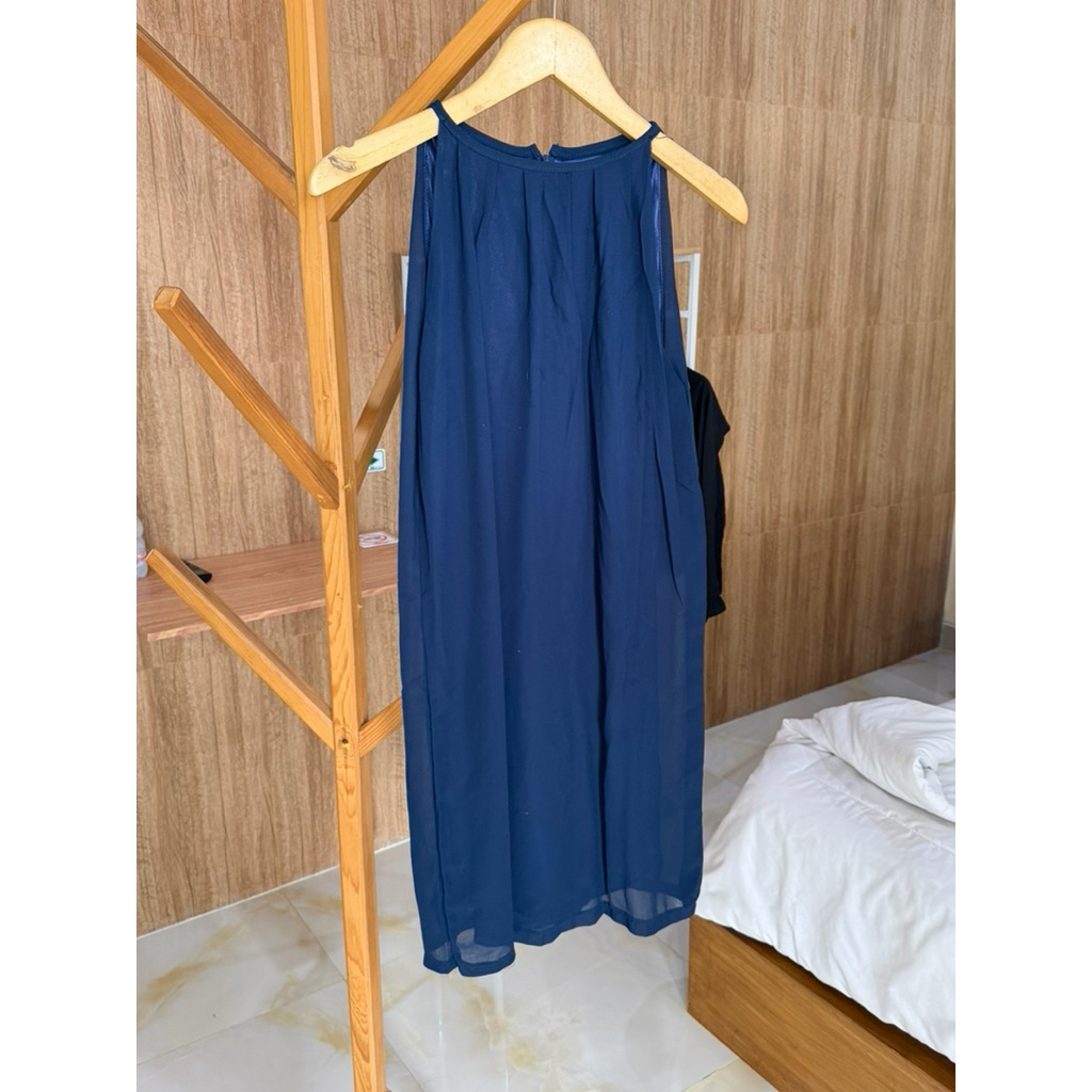 halter neck dress