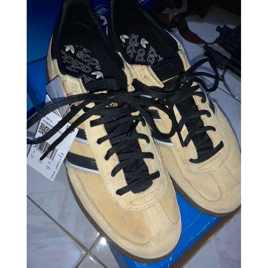 sepatu Adidas