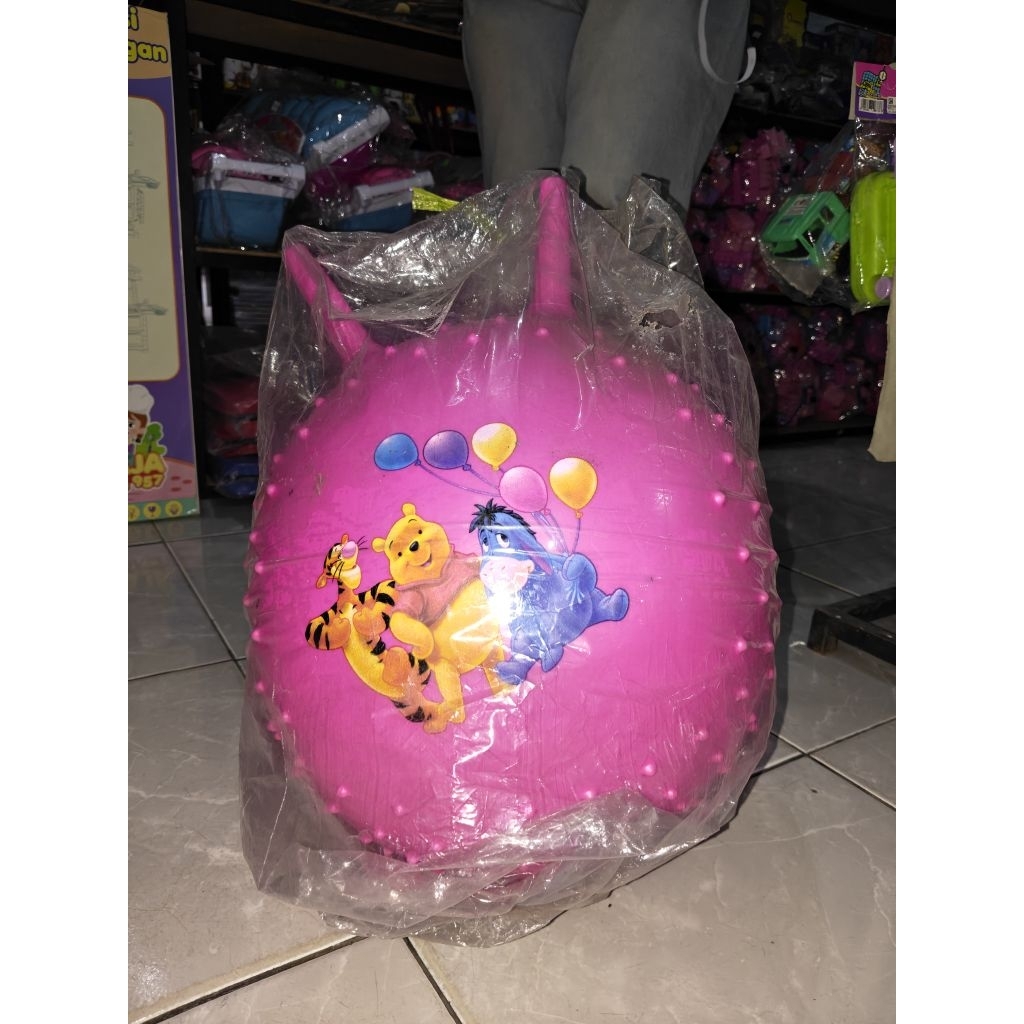 mainan bola duri
