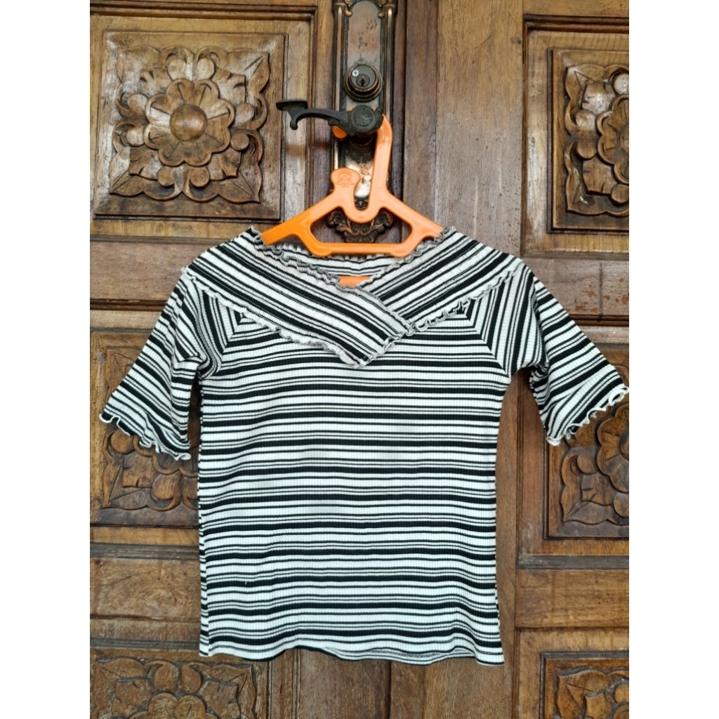 Sabrina Black White Top | Preloved