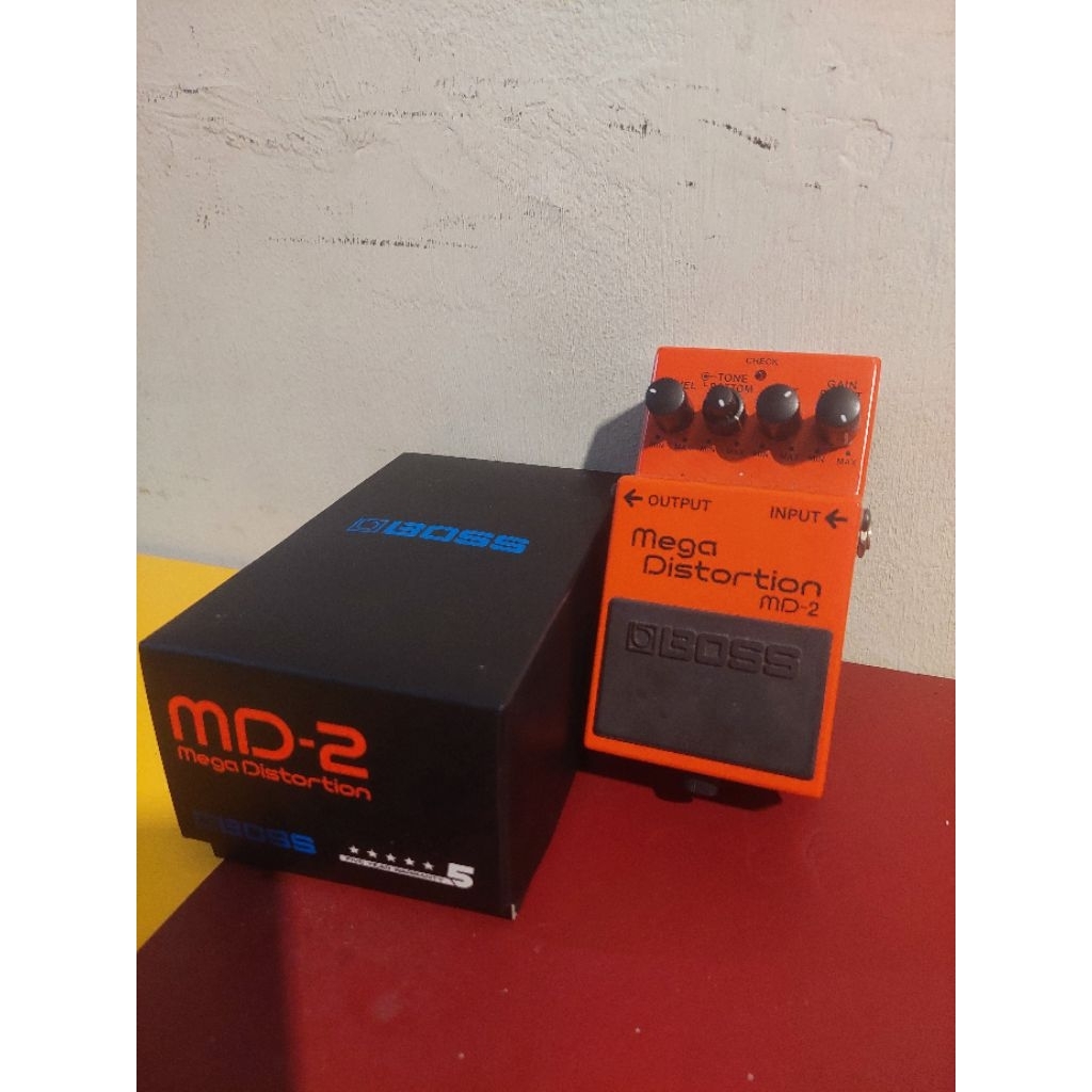 PedalefekgitarBOSSMEGADISTORTION2