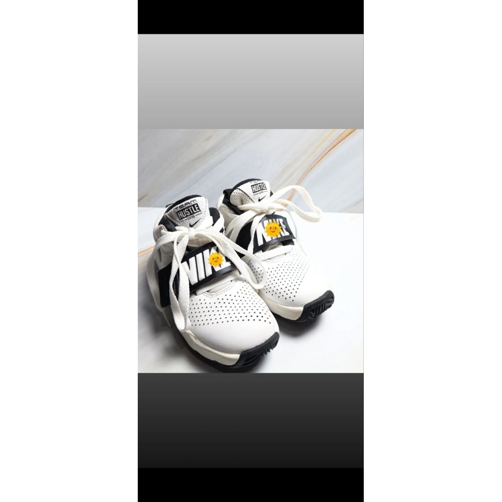 Sepatu anak cwok