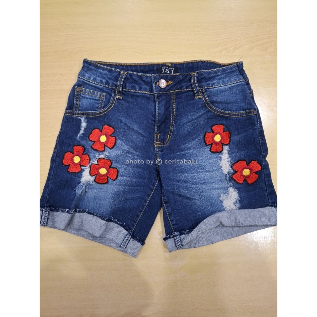 Celana Pendek Denim Bordir Bunga (Preloved)