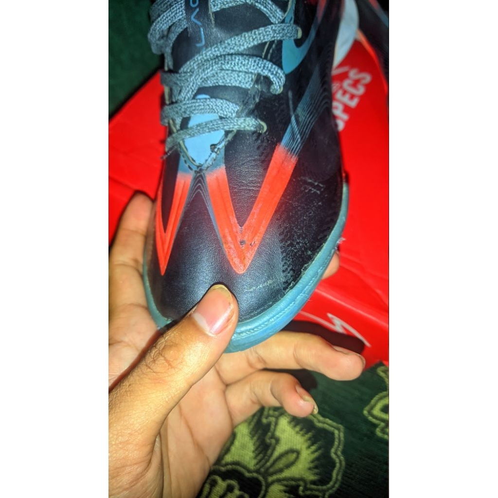 Sepatu futsal speecs galatica