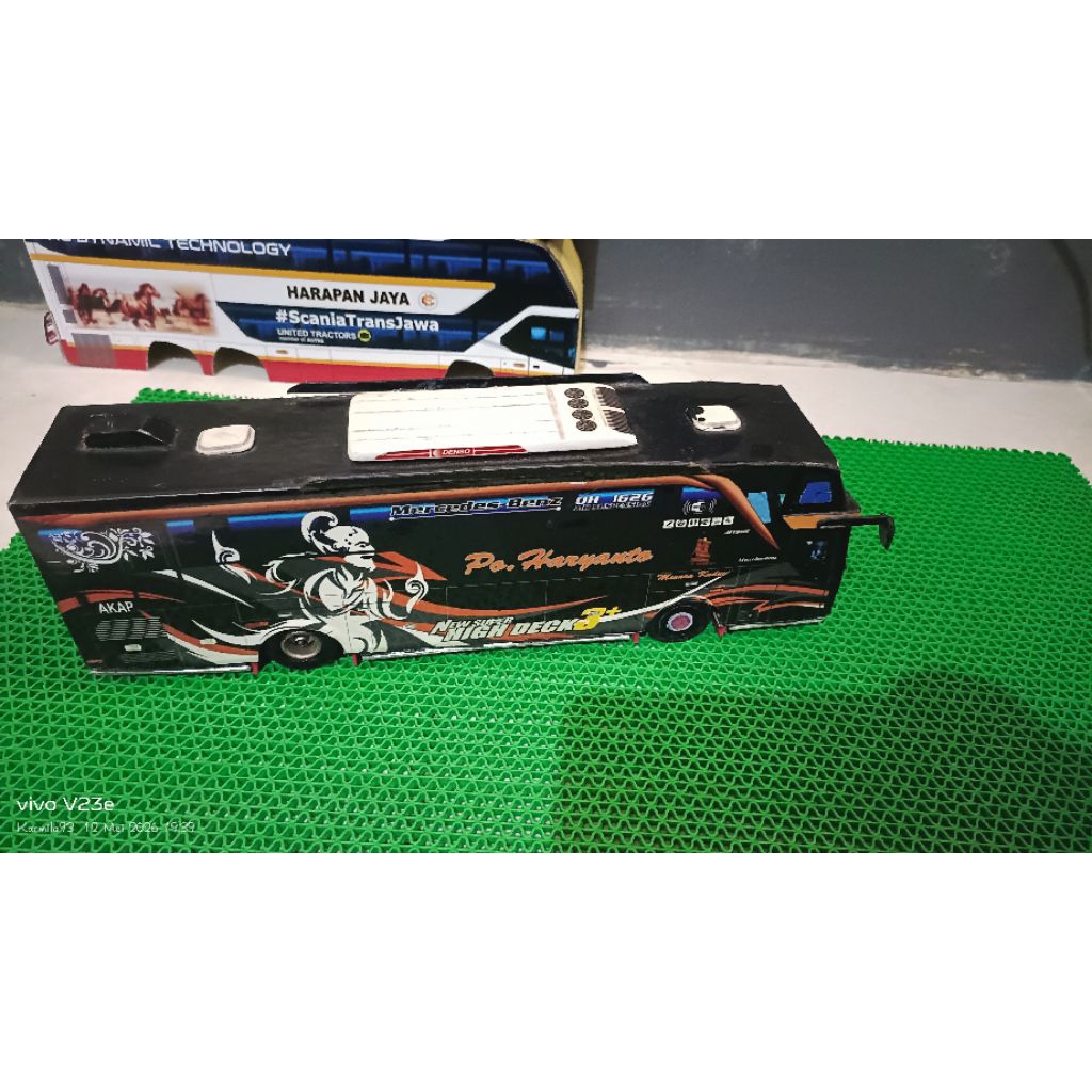 Miniatur bis