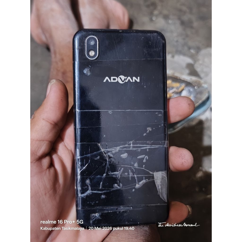 Advan S5E fullview