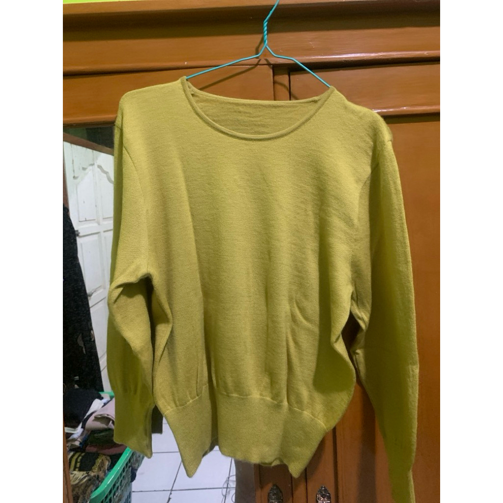 sweter line
