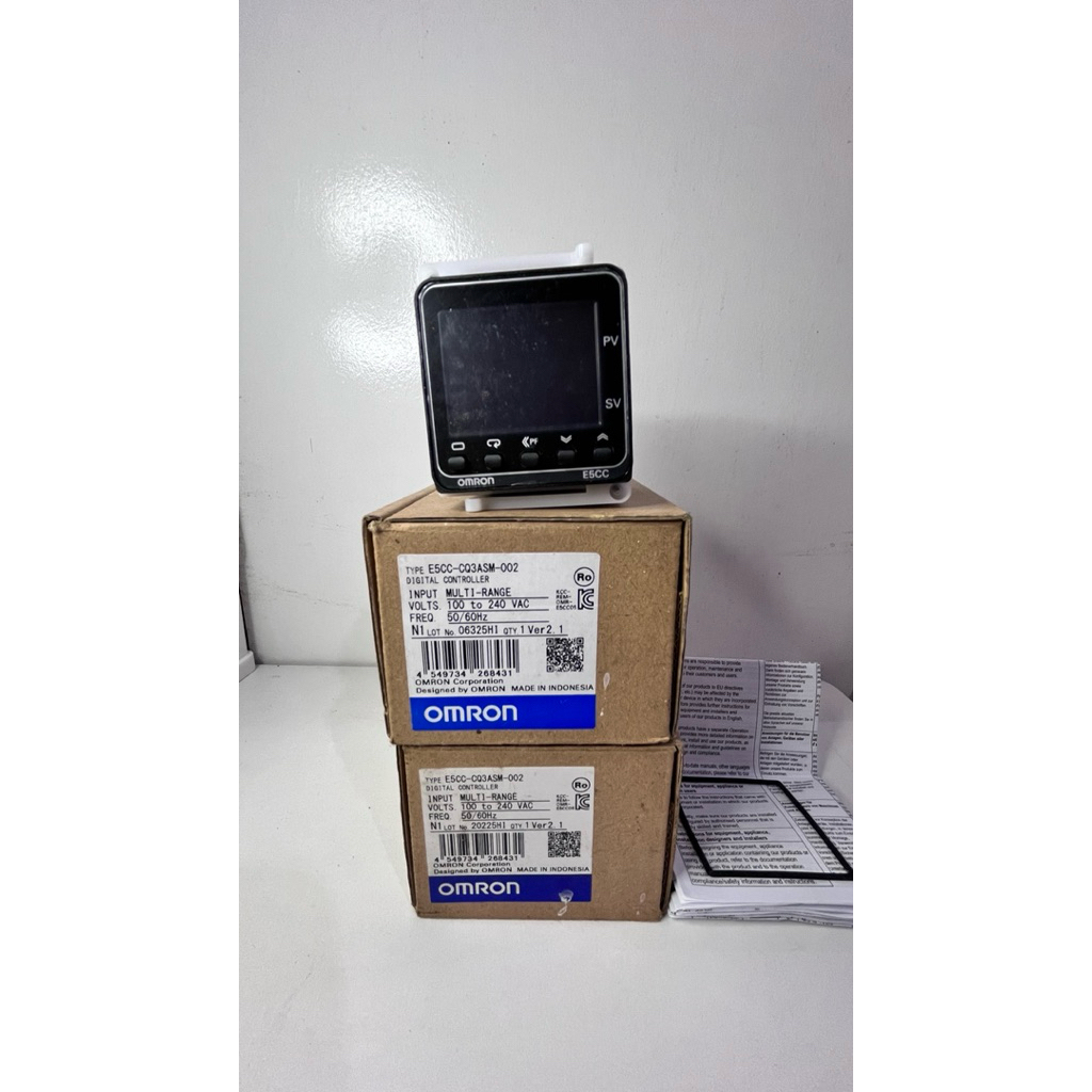 OMRON DIGITAL CONTROLLER E5CC-CQ3ASM-002