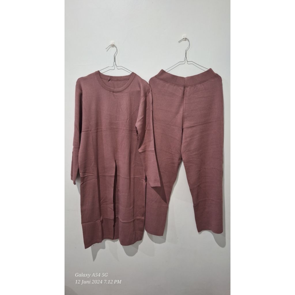 Set Rajut Tunik Polos