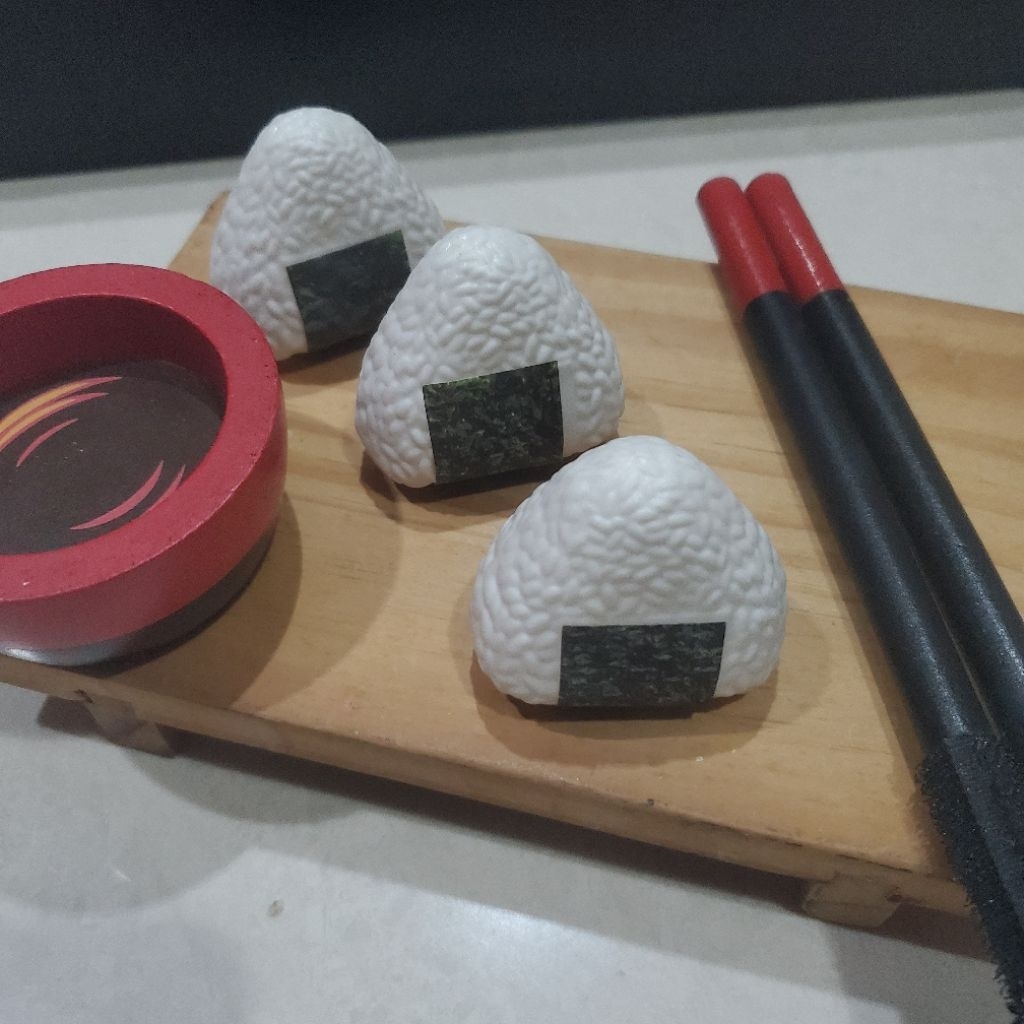 mainan anak onigiri segitiga