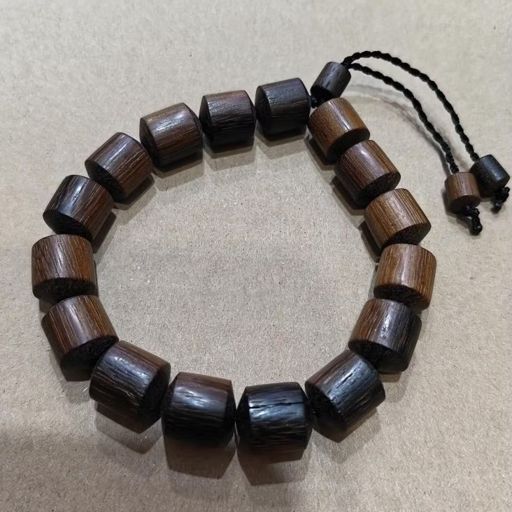 Gelang Ulin timbul