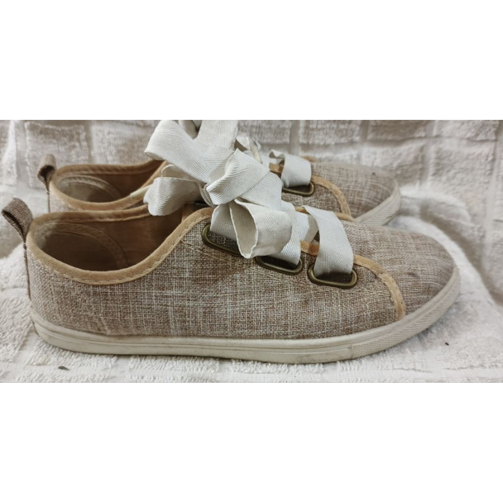 sepatu rubi size 37