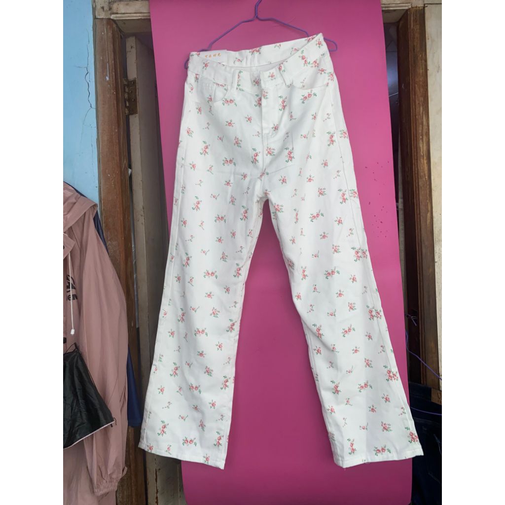 celana jeans wanita bunga bunga