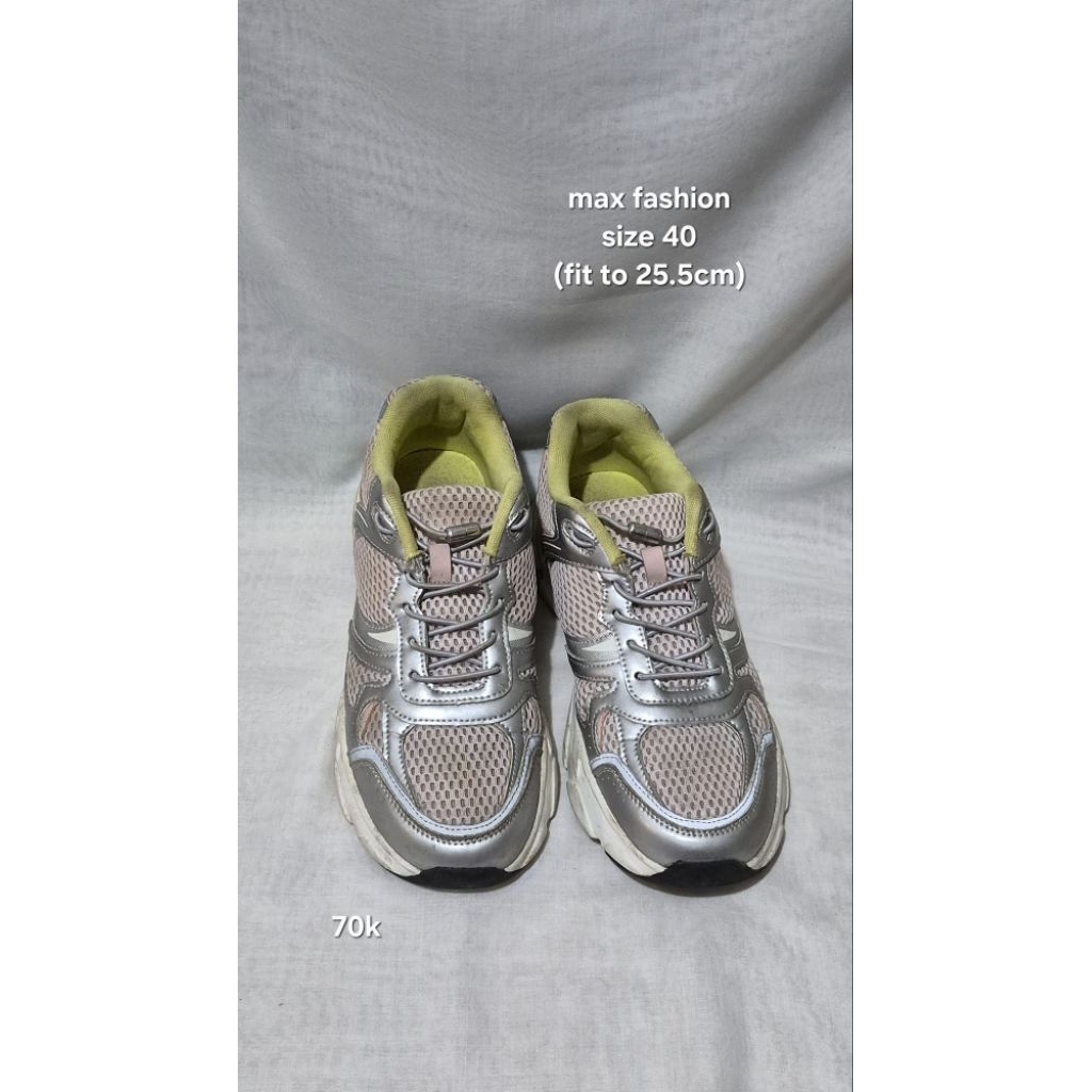 sepatu sneakers max size 40