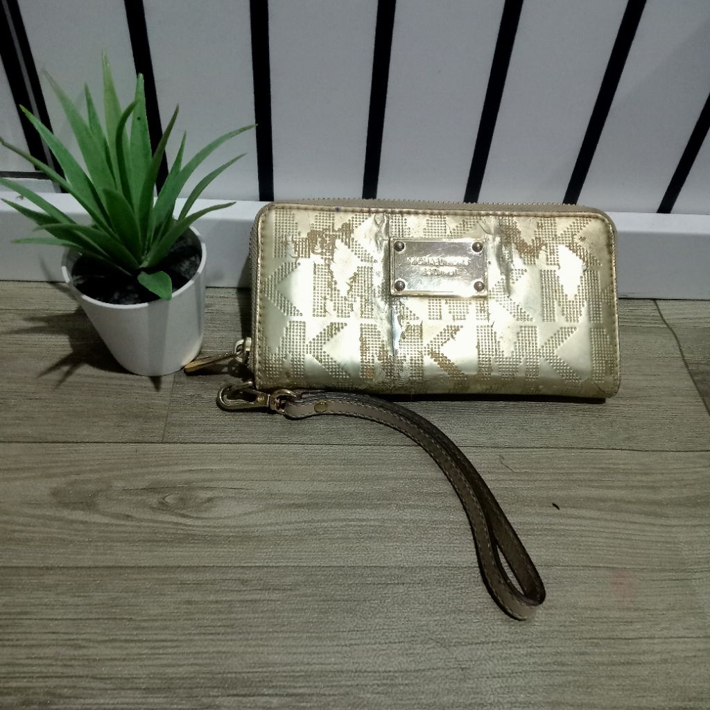 Dompet PL mk medium gold minus garis pecah