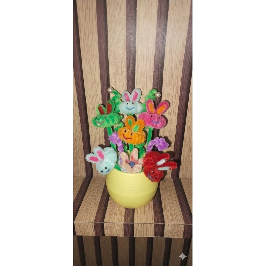 bunga berbentuk boneka
