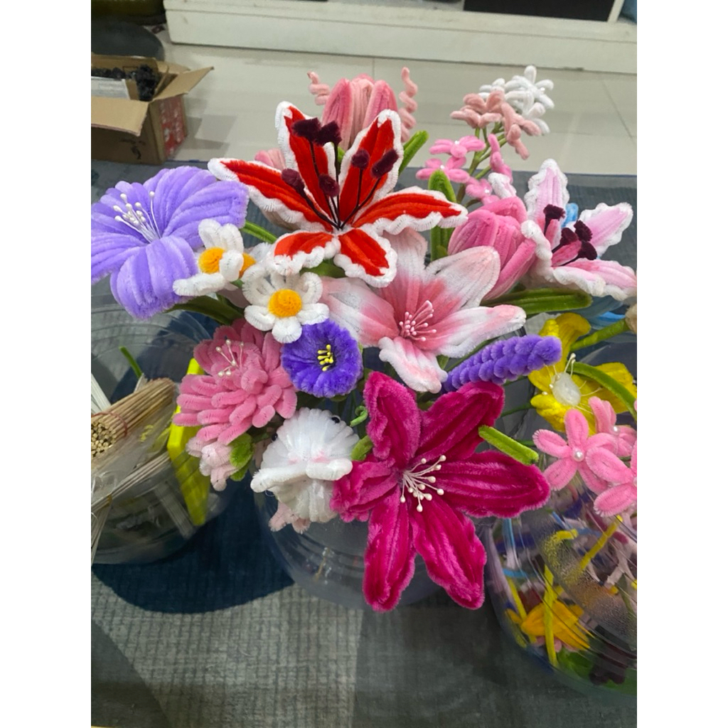 Bunga kawat bulu warna random bunga kado