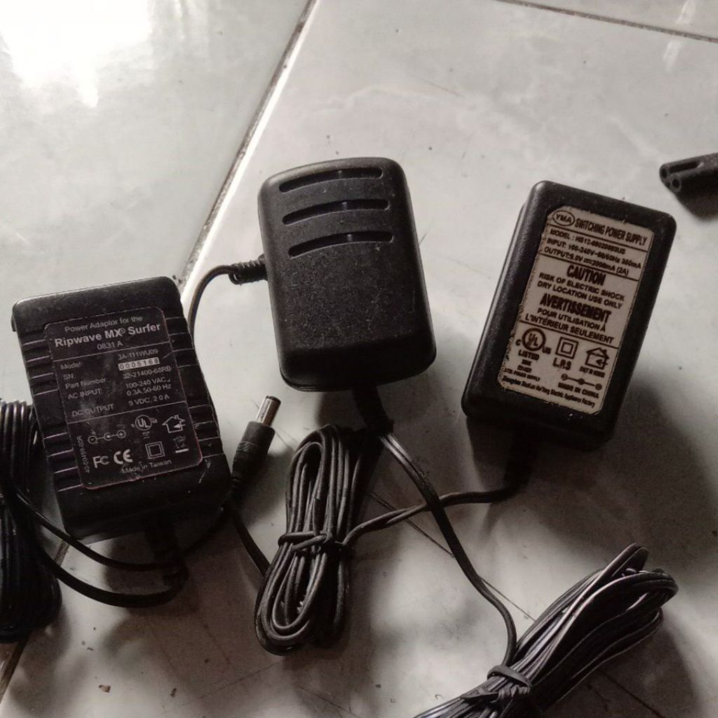 ADAPTOR COLOKAN GEPENG DC 9V AMPERE RANDOM NORMAL