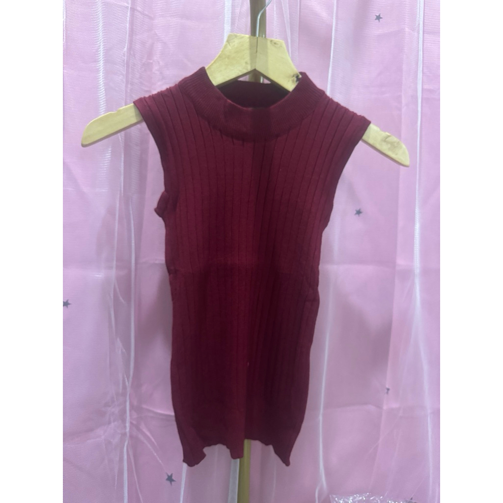 Tangtop merah. 0057